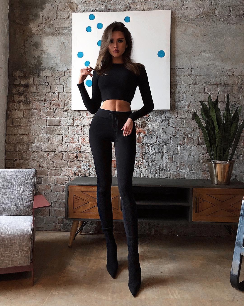 Alina Hennessy in jeans