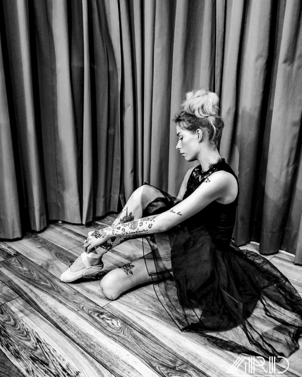 Naked beautiful women amputi