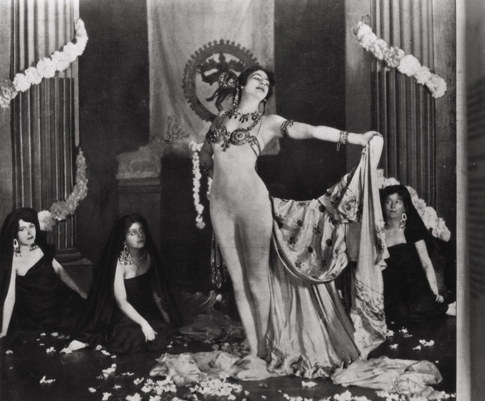 Mata Hari Dancer