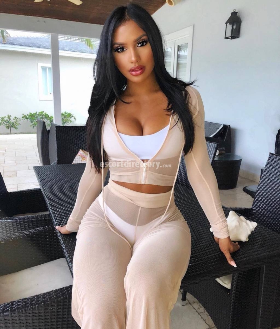 Gallienne Nabila in Mini