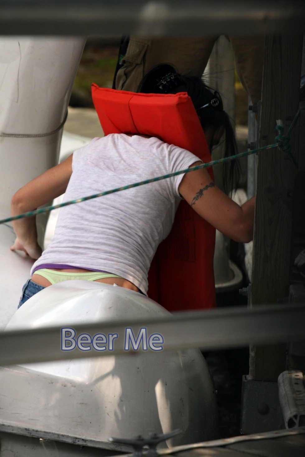 The killer whale throws a seal