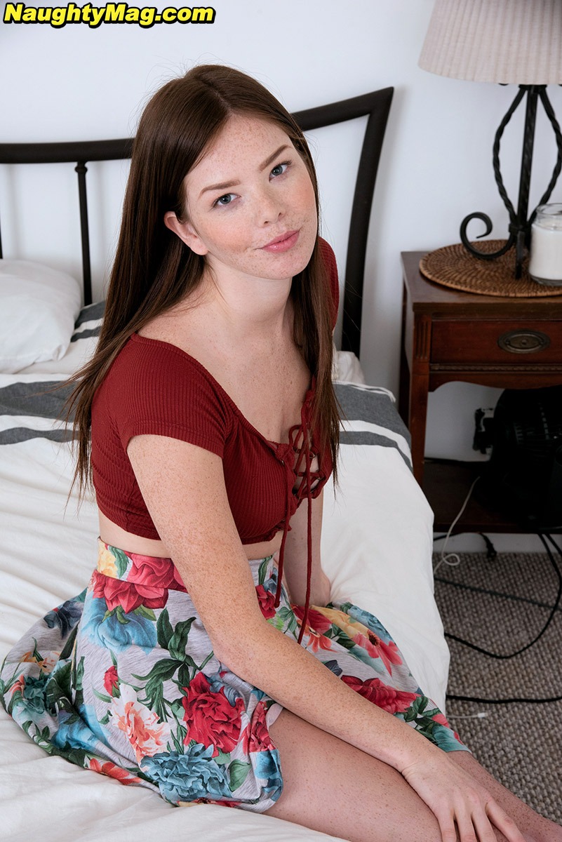 Jade Kush Fucking in the Bedroom with Her Black Hair