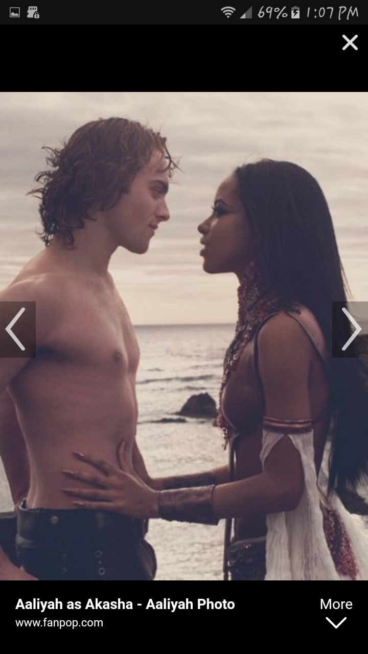 Tarot Alice cards in Wonderland