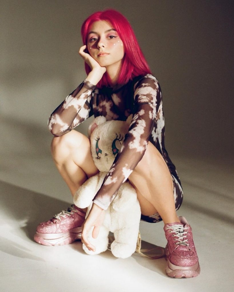 Dora singer Daria Shikhanova 2020