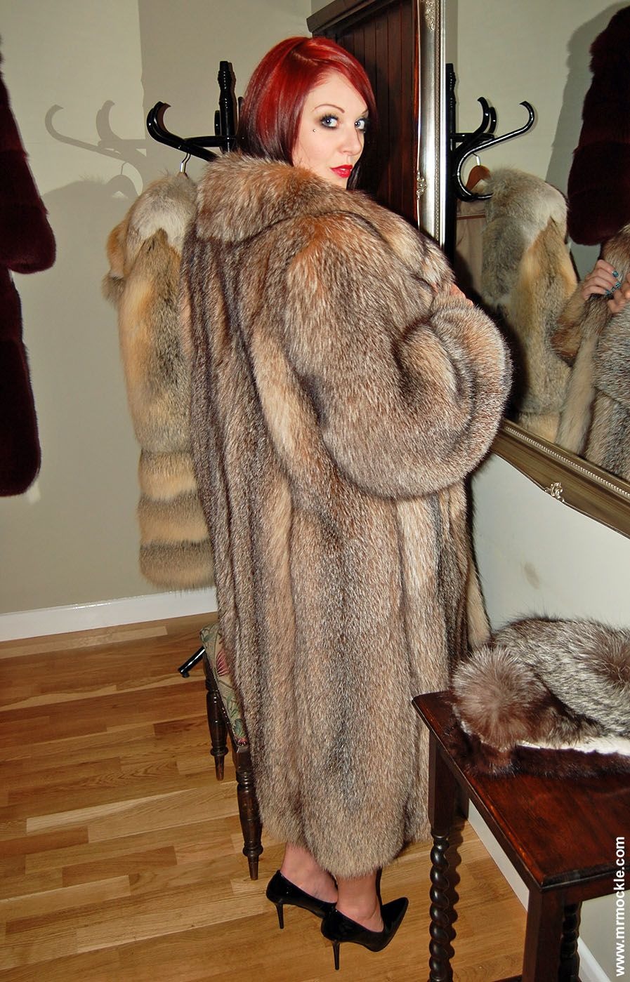 Fur Coat Lesbians (68 photos)