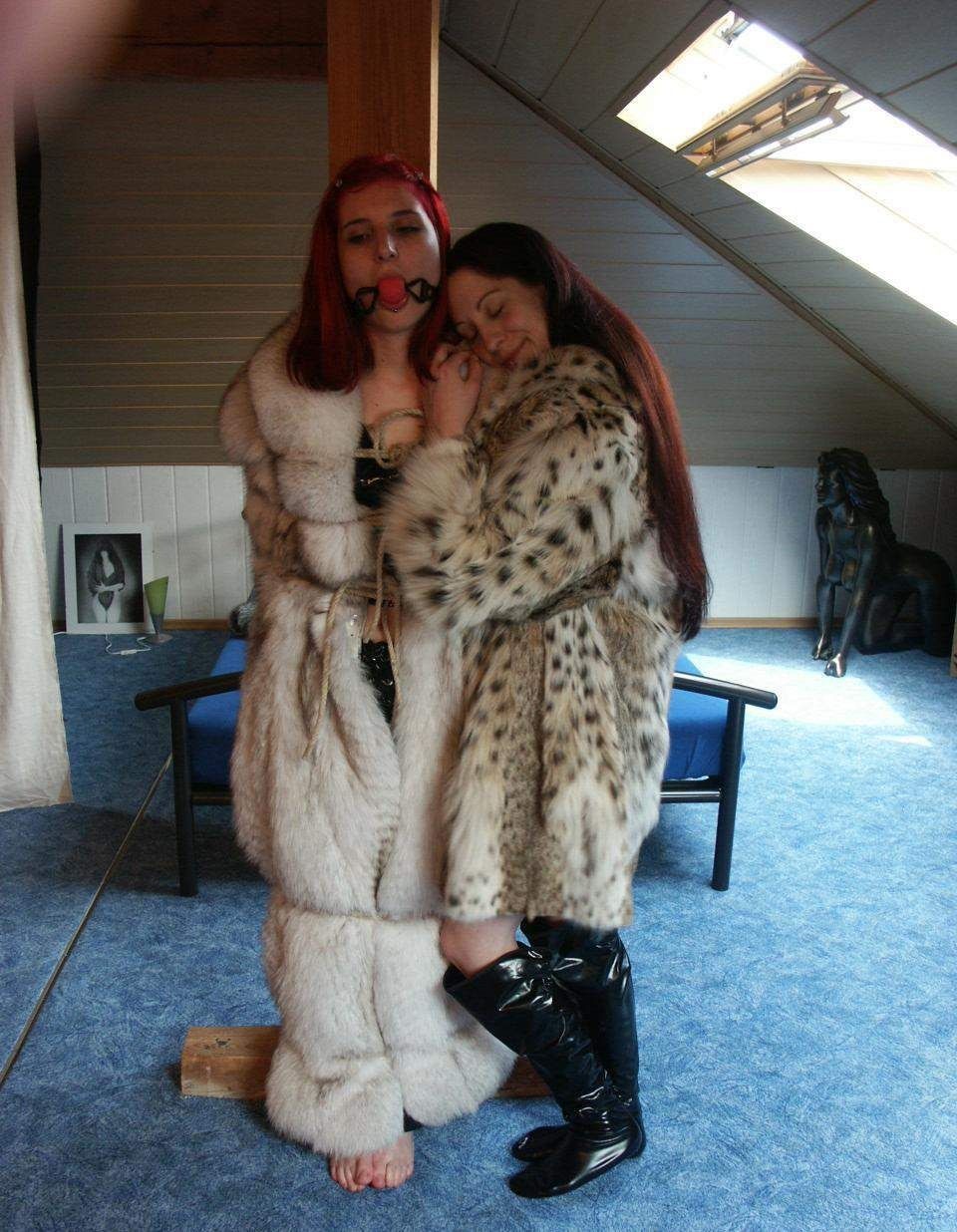 Julie Skyhigh in Fur