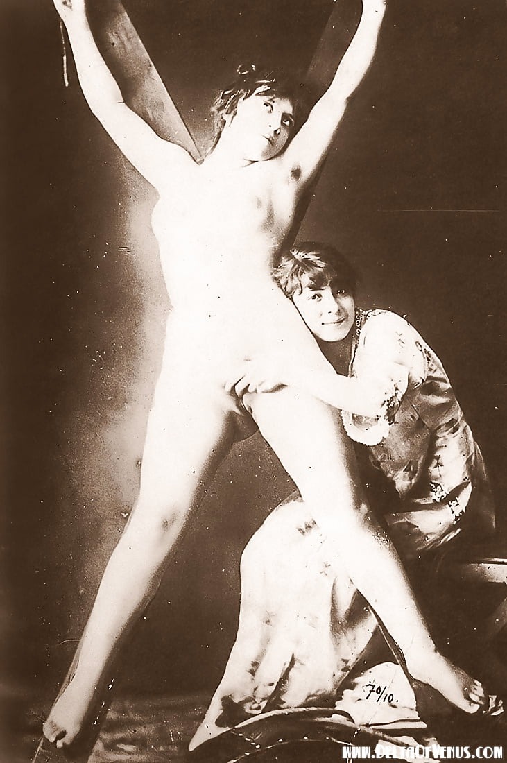 Vintage naked women