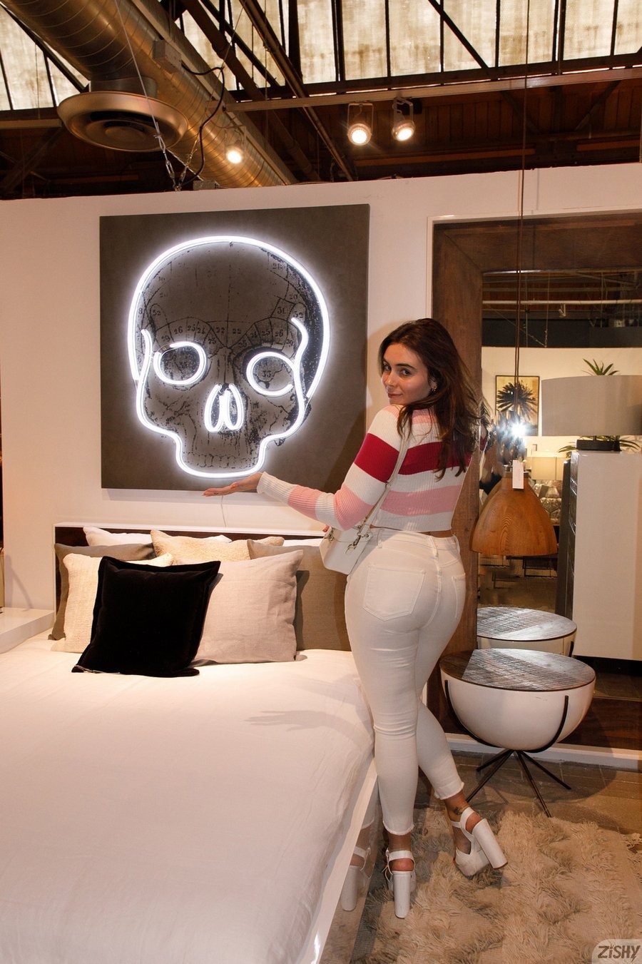 Dakota Vixin - Dicked in Disguise - GF Revenge