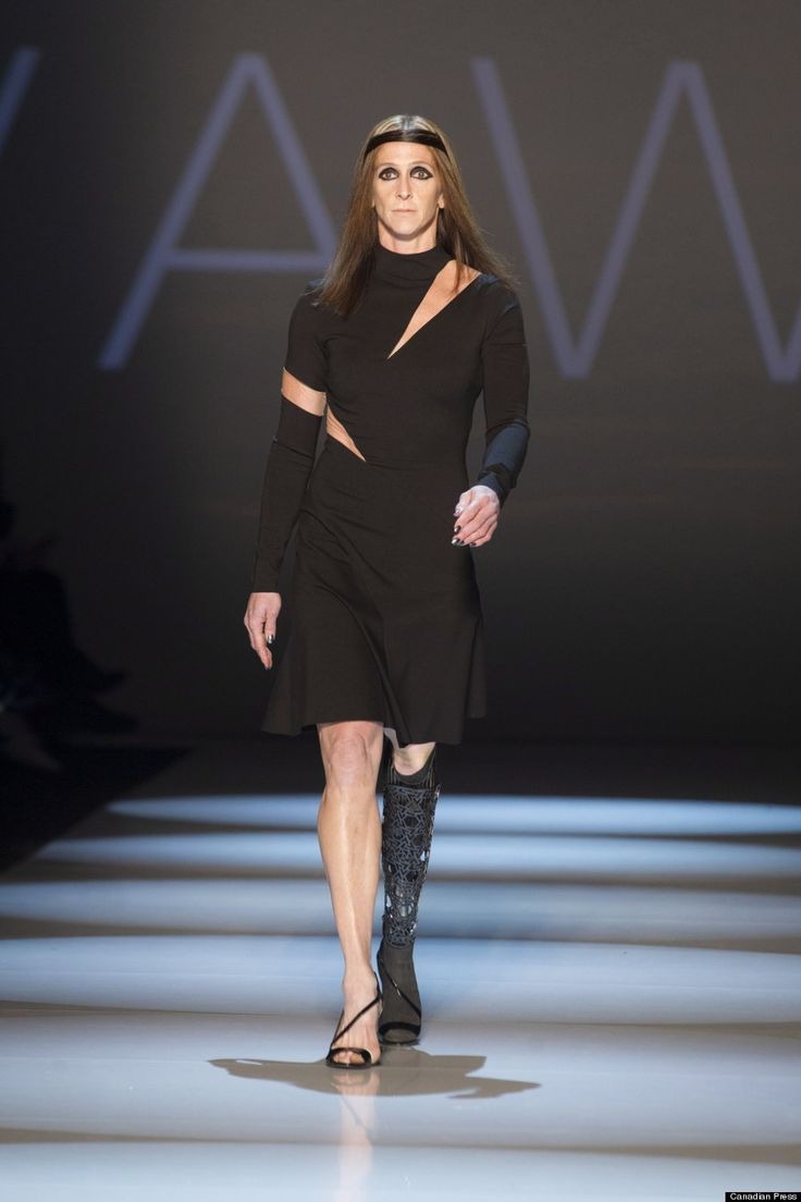 Amy Rose with big breasts