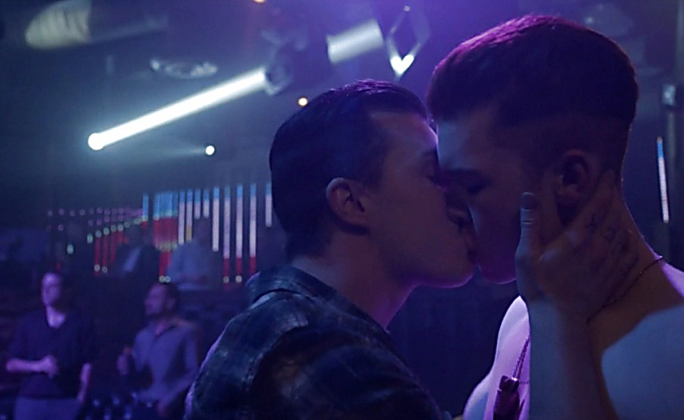 Noel Fisher kiss