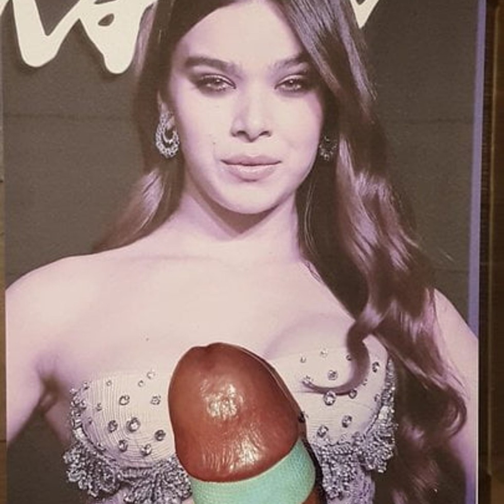 Haley Steinfeld boobs