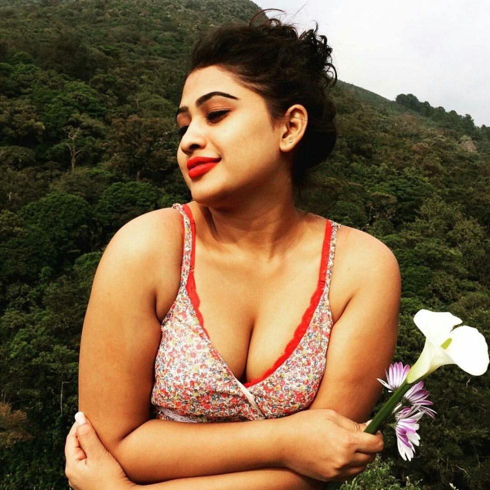 Piaumi Hansamali photo