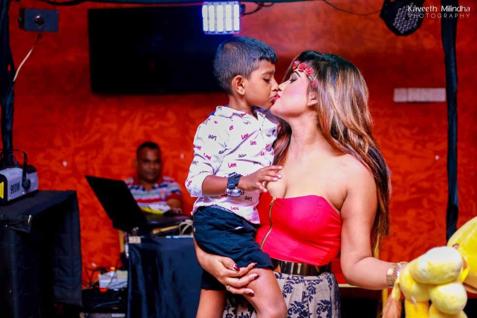 Piaumi Hansamali Relative Photo Gallery