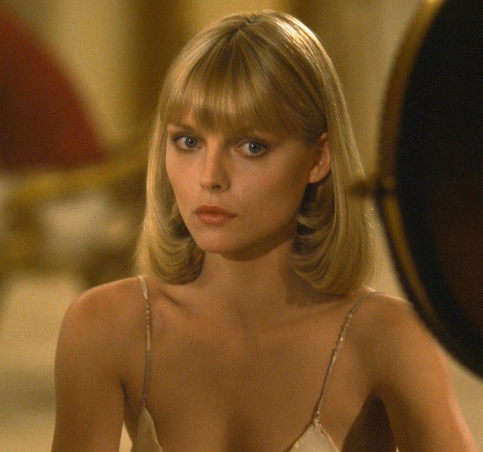 Michelle Pfeiffer in the film face with a scar