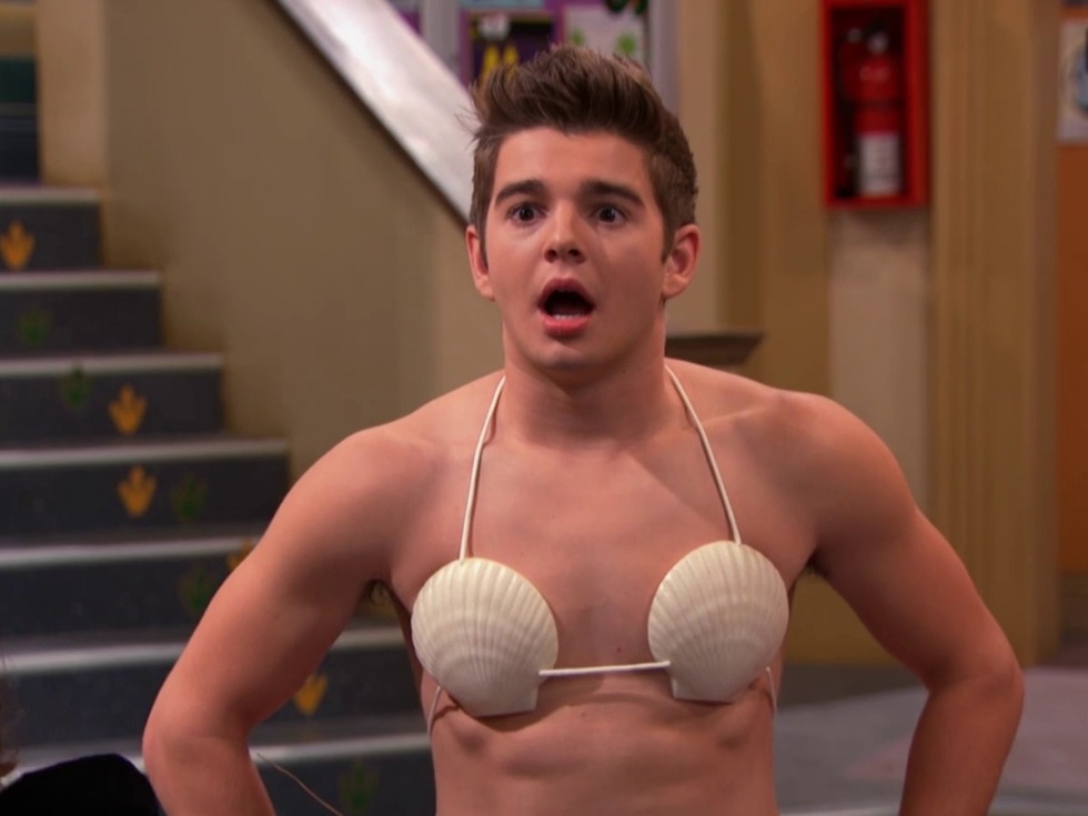 Jack Griffo Hollychlen