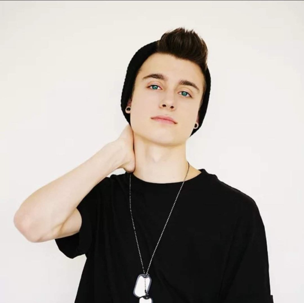 Christian Collins Blogger