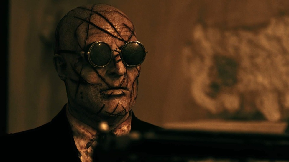 Woman Senobit and Pinhead