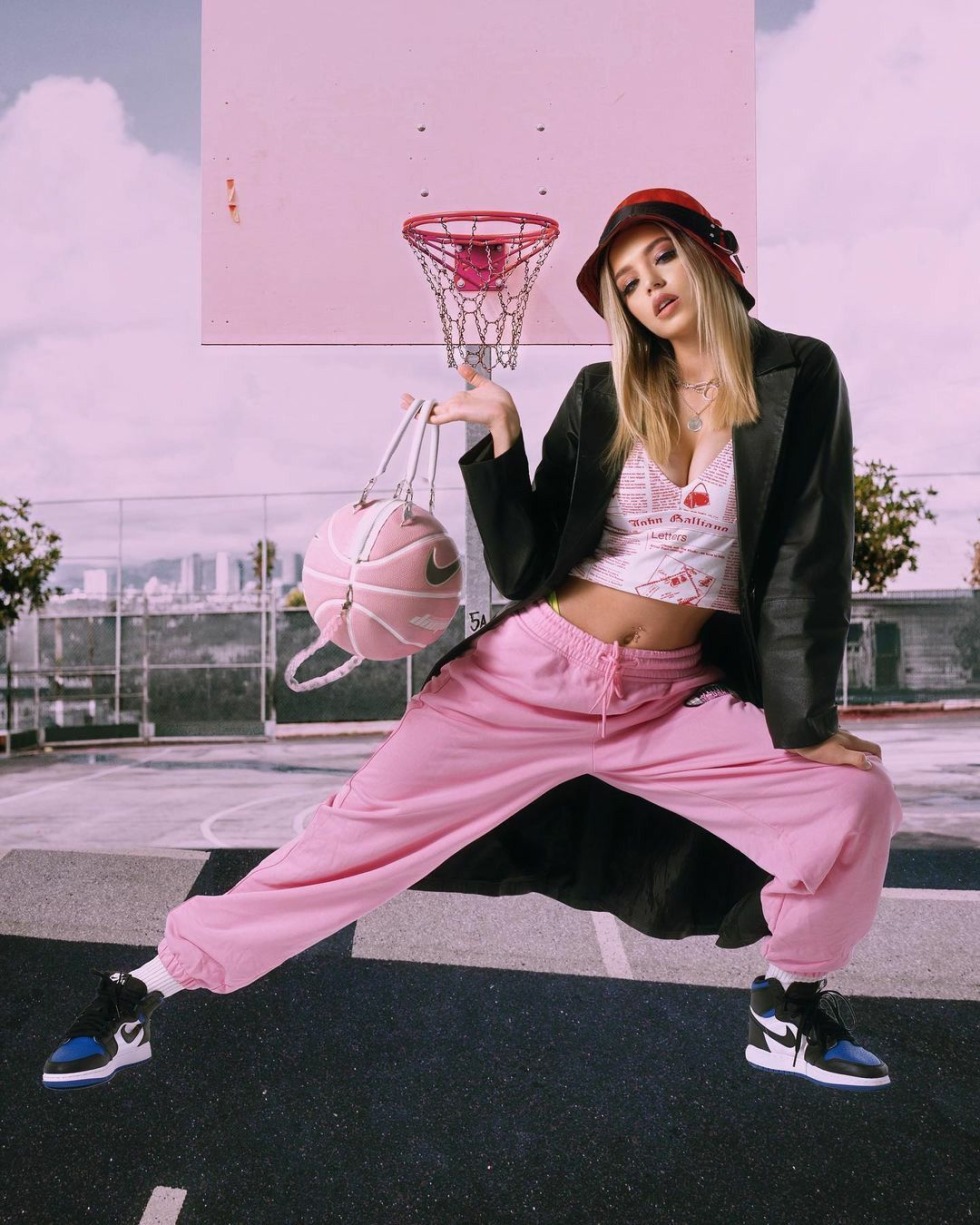 Lana and Valeria - Best Friends - Found a Use for a Loser - Shoe, Pantyhose and Foot Domination