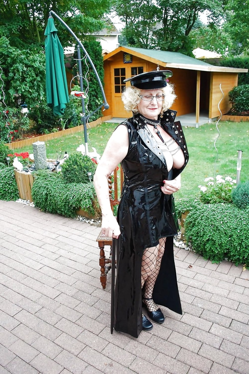 Lady Dominatrix Mature BDSM