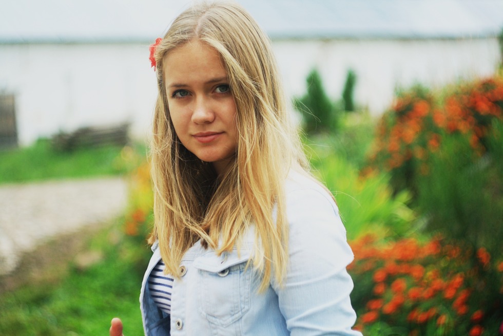 Dakota Sky porn actress