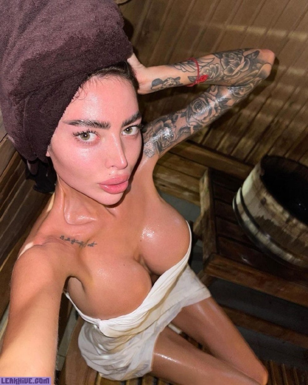 Alena Omovich Slov Naked