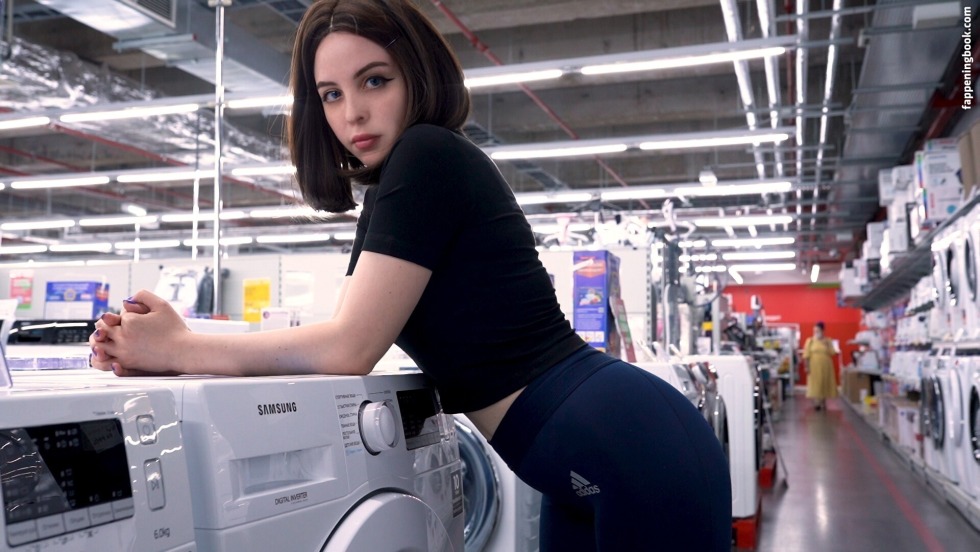 Kitty Claw Angelina Lin