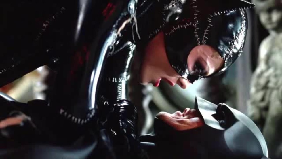 Michelle pfifer woman cat kiss