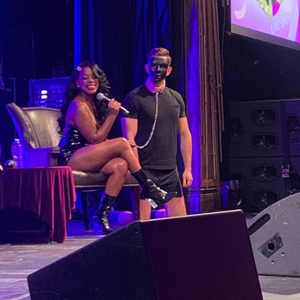 The beauty of an American licking live