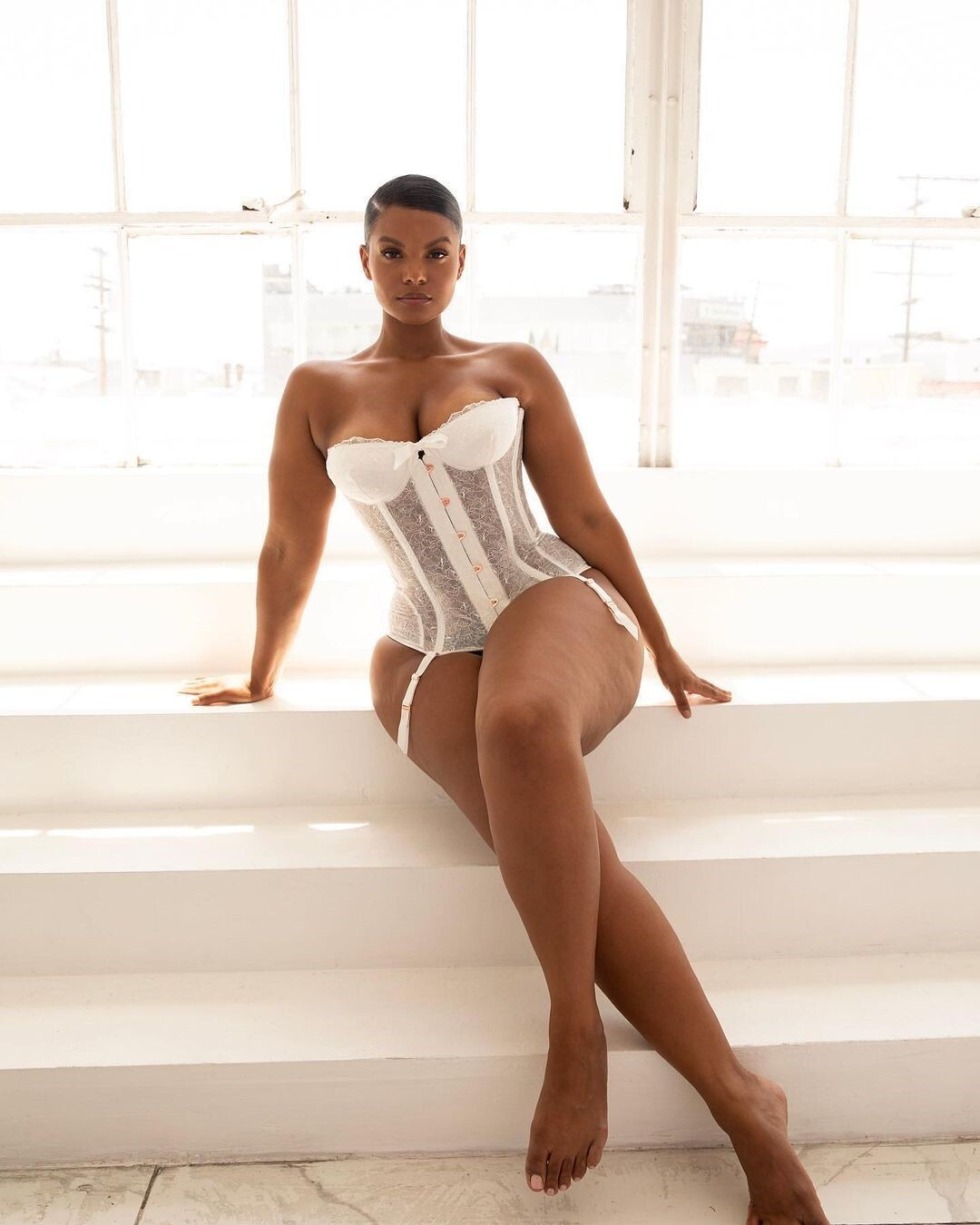 Naked Leslie Mobail legends