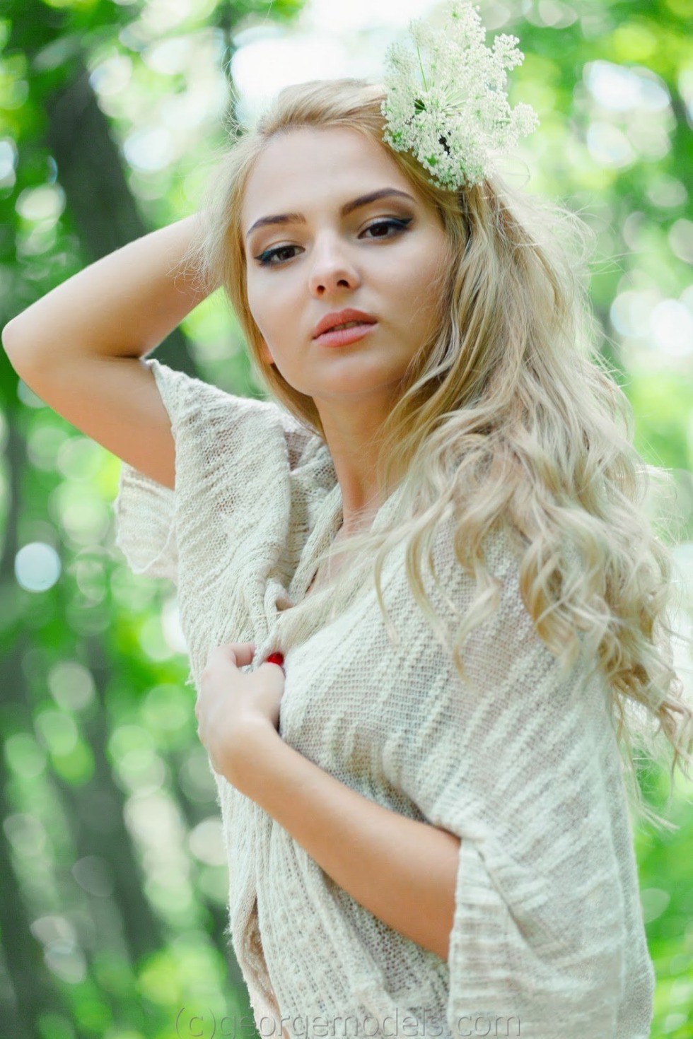 Candice Swereinfol in stockings