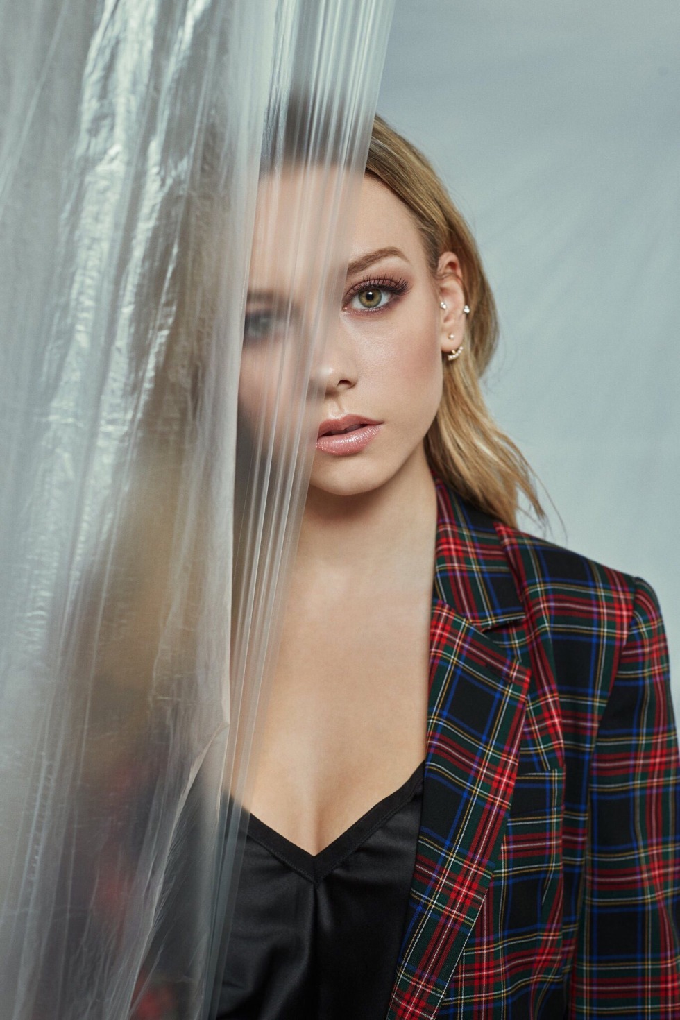 Эстер Экспосито Карла Росон Калеруега