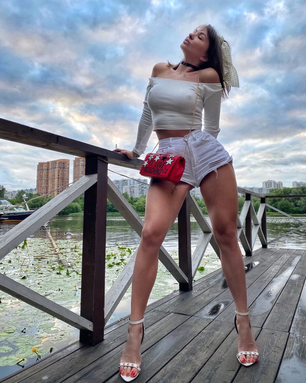 Victoria Liskova - @viktoriyaliskova