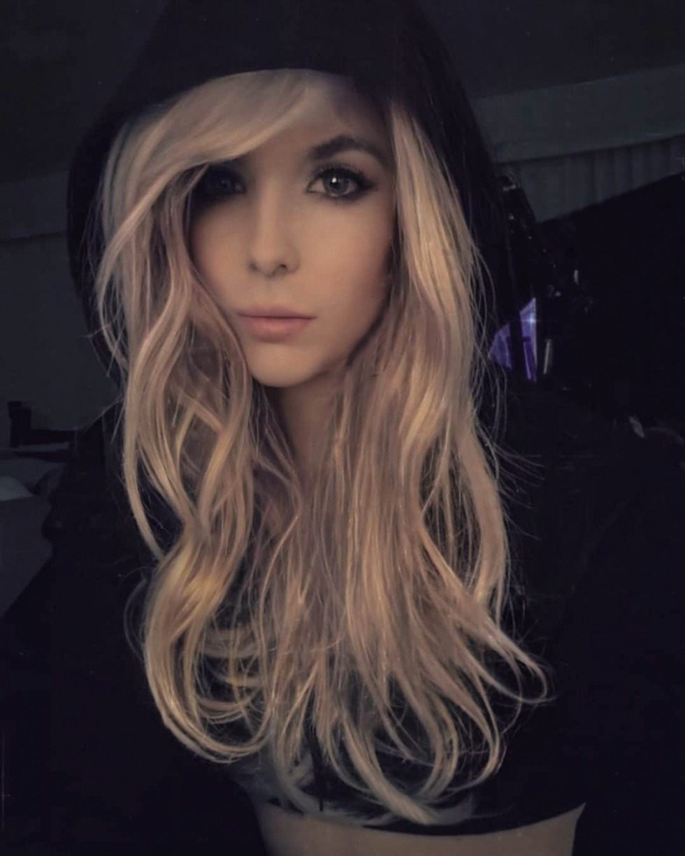 The Gift Pt.2 (Futa on Femboy, Feat.female) XXX