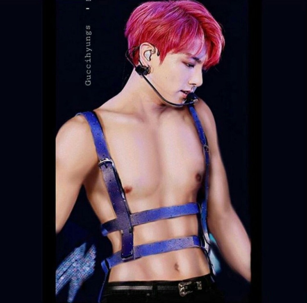 Photo shooting in gids and mask